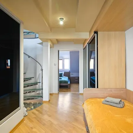 Exclusive & Stylish 3-level In Old Town - 150 M アパート ワルシャワ