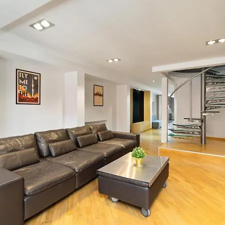 アパート Exclusive & Stylish 3-level In Old Town - 150 M