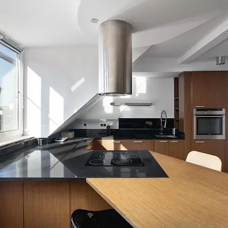 Exclusive & Stylish 3-level In Old Town - 150 M Varsóvia